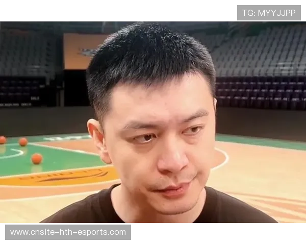 杨鸣回应质疑 球员们斗志坚定，杨鸣接受采访